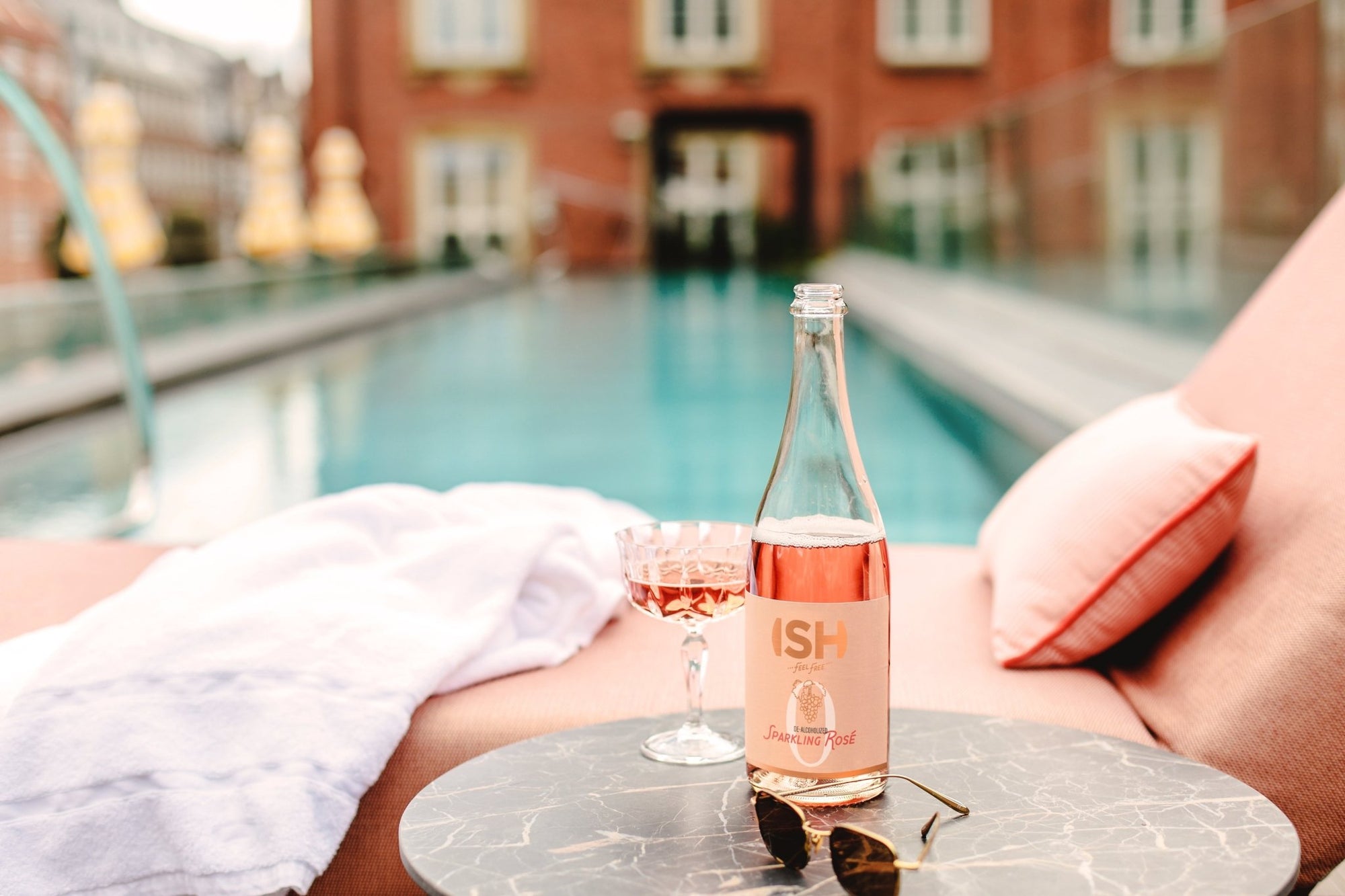 Château del ISH Non - Alcoholic Sparkling Rosé - The Zero Proof