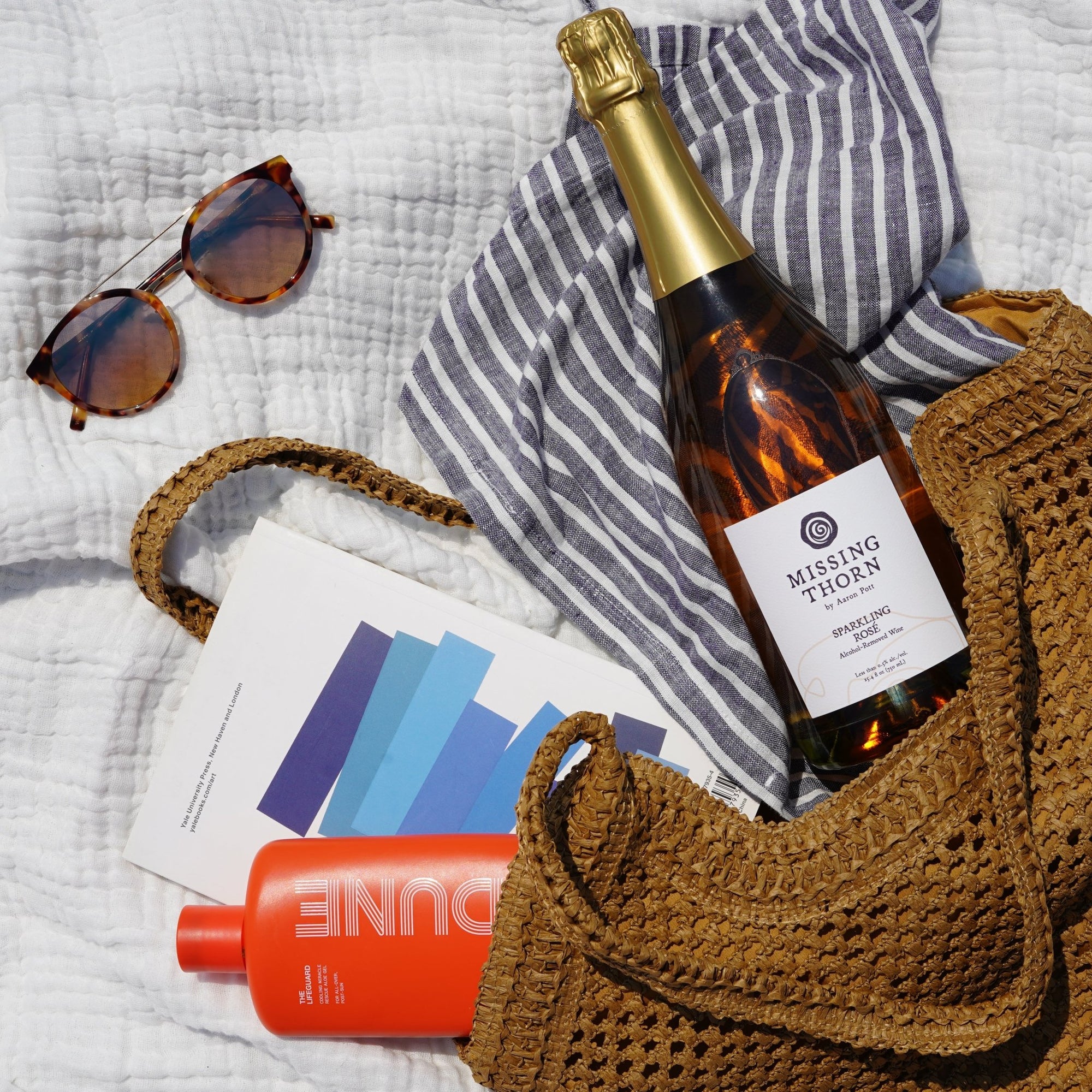 Missing Thorn Alcohol - Removed Sparkling Rosé Wine - The Zero Proof